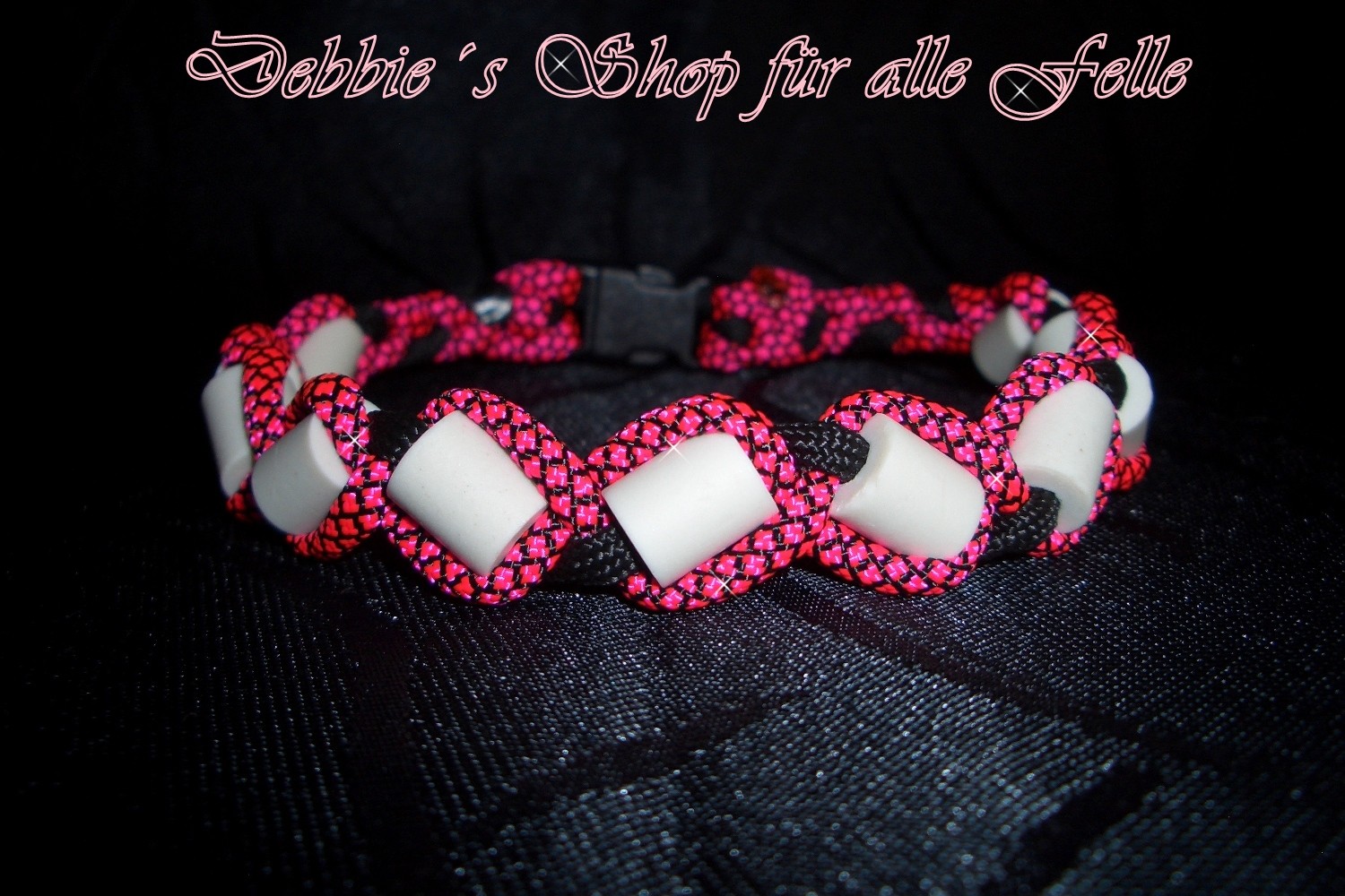 neonpink diamonds / black