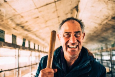 Bijan komt al ruim 40 jaar op de boerderij en wijst je graag de weg