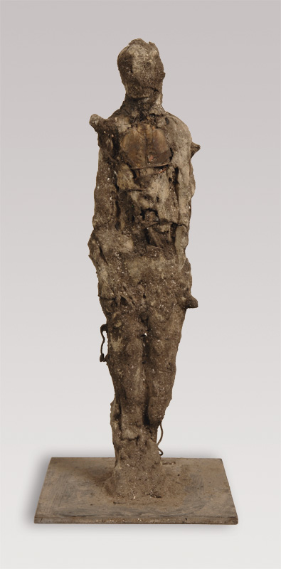 4  |Ohne Titel | 2010 | Ton, Metall, Knochen | 49 cm