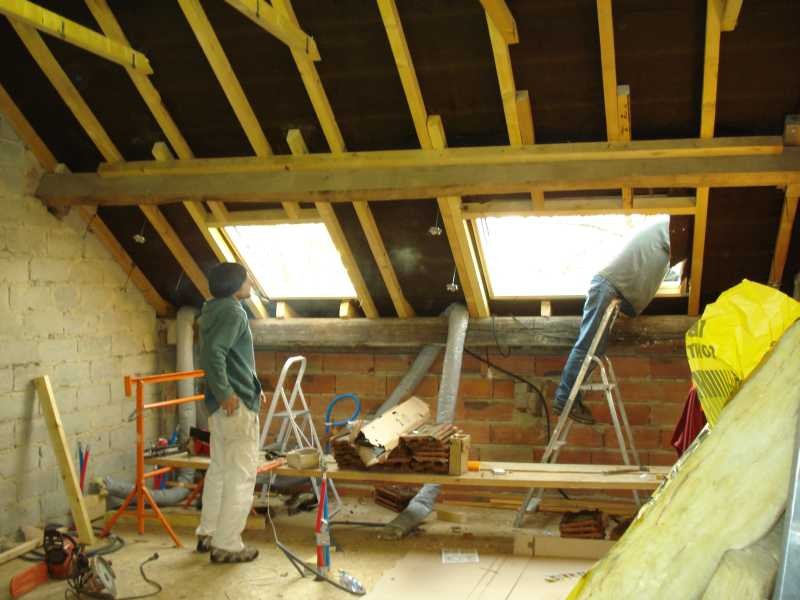 Es werden insgesamt 6 Velux ins Dach eingesetzt