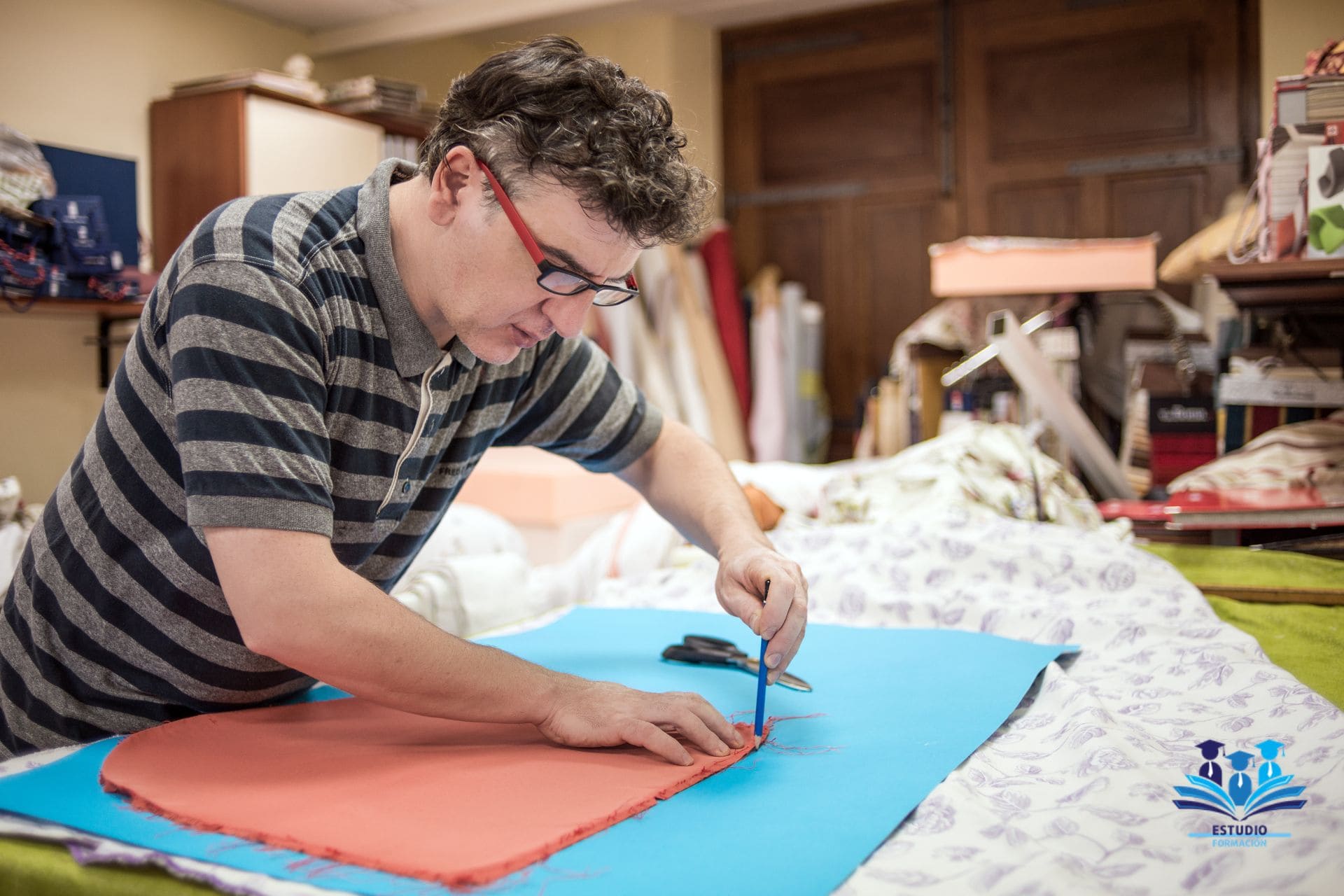 ▷ Qué hace un tapicero: el arte de renovar y restaurar muebles