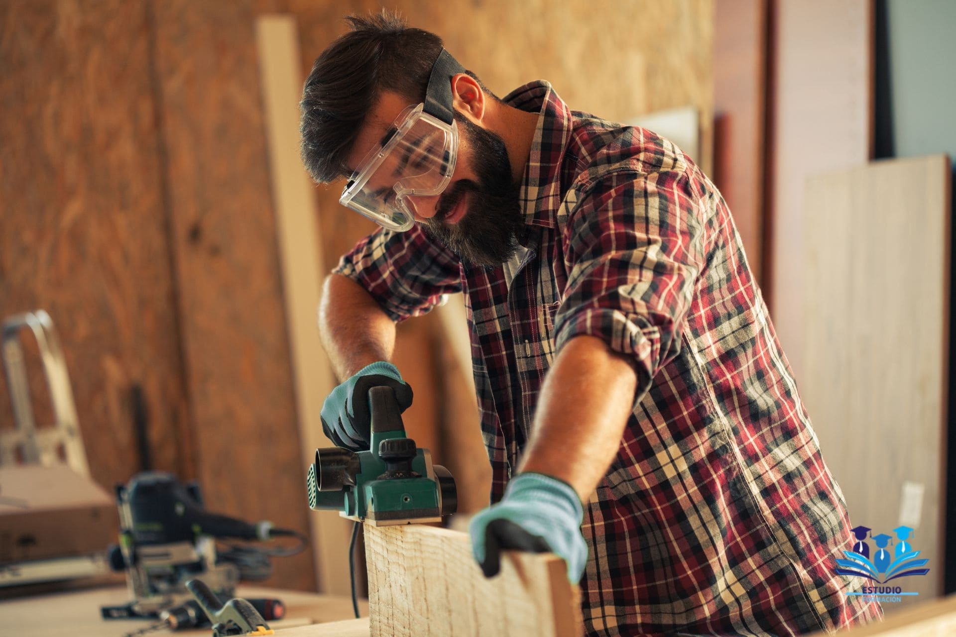 ▷ Qué hace un carpintero: actividades y servicios de un profesional de la madera