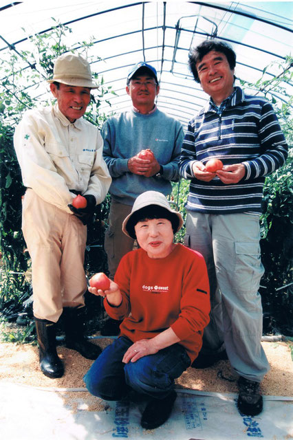 取材の故・立松和平氏とともに（『家の光』 掲載写真）