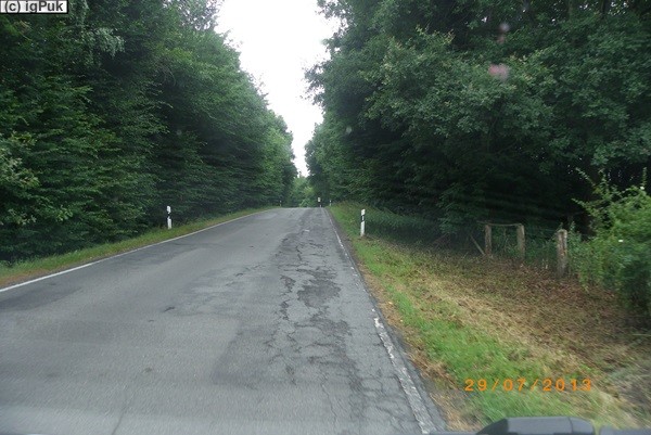 in Deutschland viele schlechte Landes-/Kreisstraßen