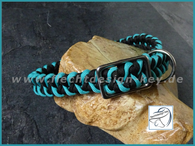 Geflochtenes Hundehalsband aus Paracord mit Dornschnalle 