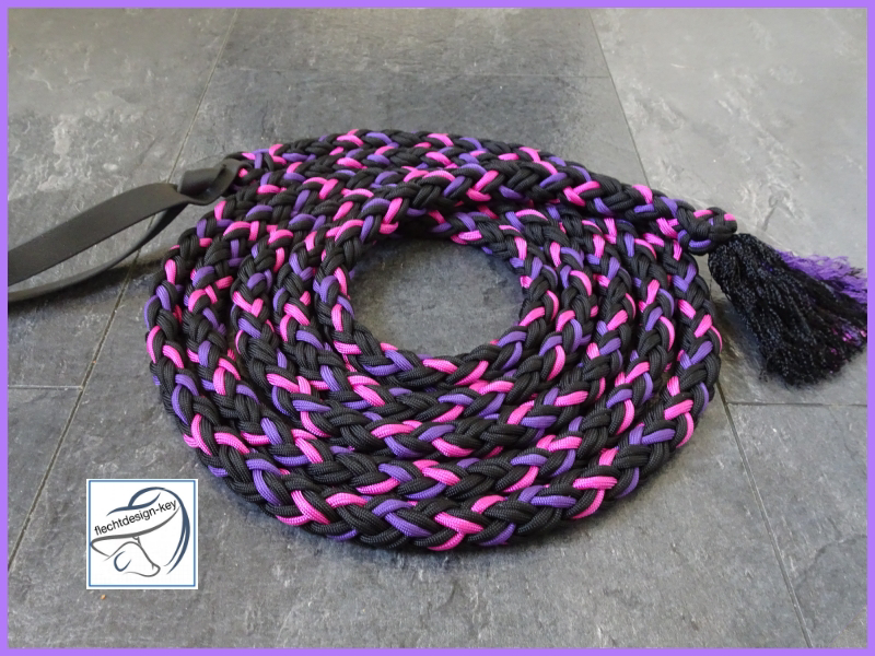 Lead rope, Paracord Bodenarbeitsseil mit Knoten zum Durchschlaufen und Biothane.Klatsche