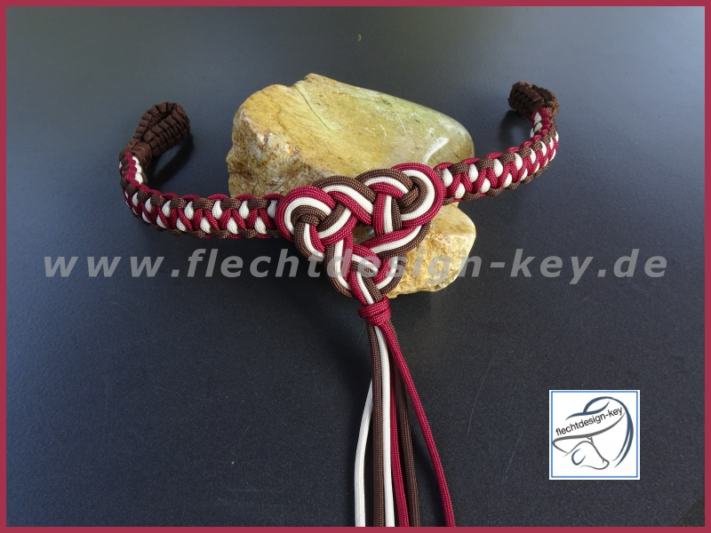 Stirnriemen geflochten aus Paracord mit keltischem Knoten