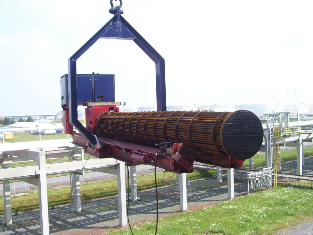 Kranhängendes Bündelziehgerät - Aerial Tube Bundle Extractor