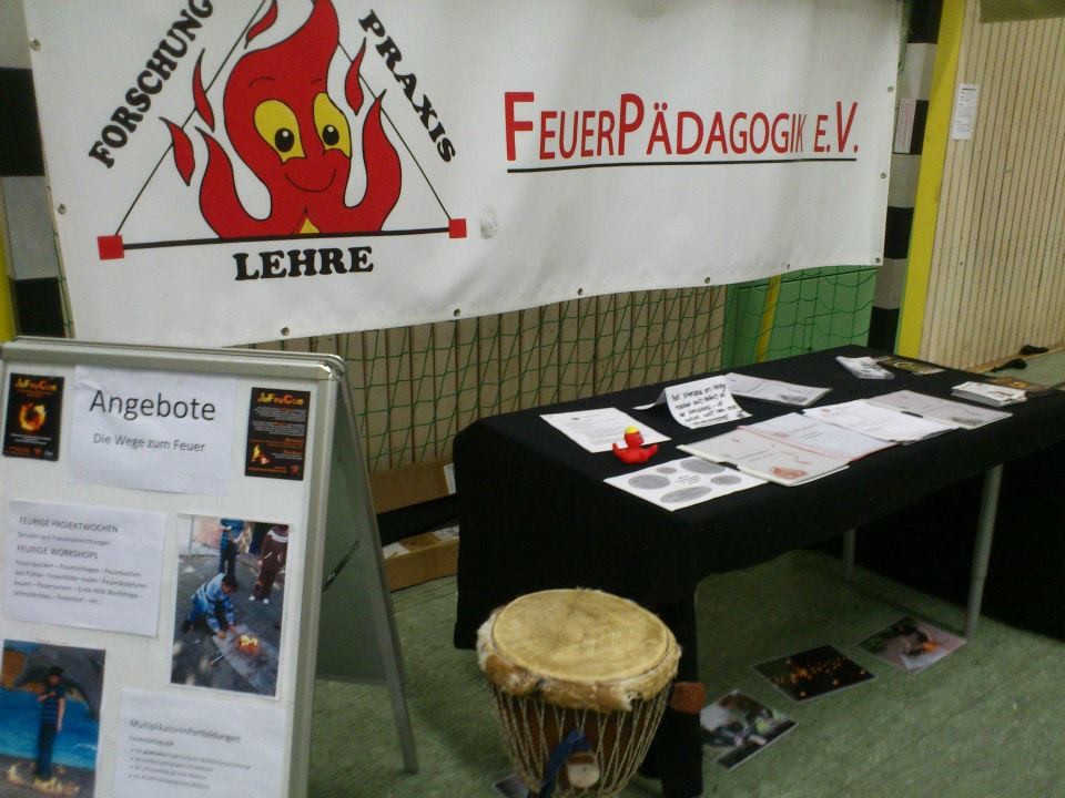 Ein Stand von Feuerpädagogik e.V.