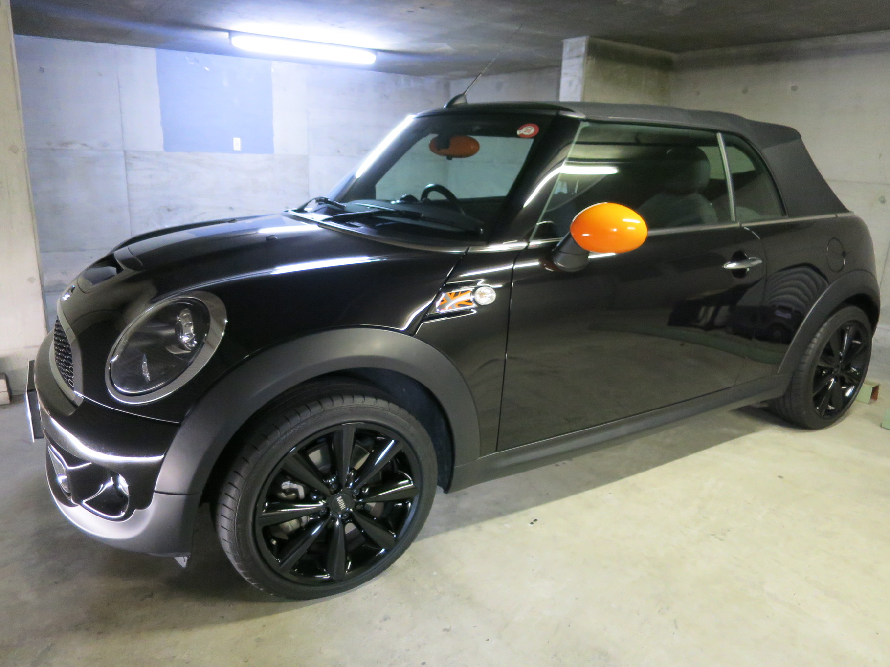 ミニ(MINI)・クーパーS・カブリオレの純正ブラックアルミ ミニ(MINI)・クーパーS・カブリオレの純正ブラックアルミ