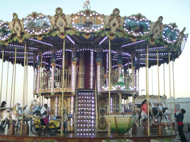 Carrousel en bois sur la jetée Thiers à Arcachon sur le Bassin d'Arcachon