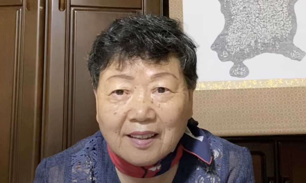日本の人達、肩をすぼめないで。