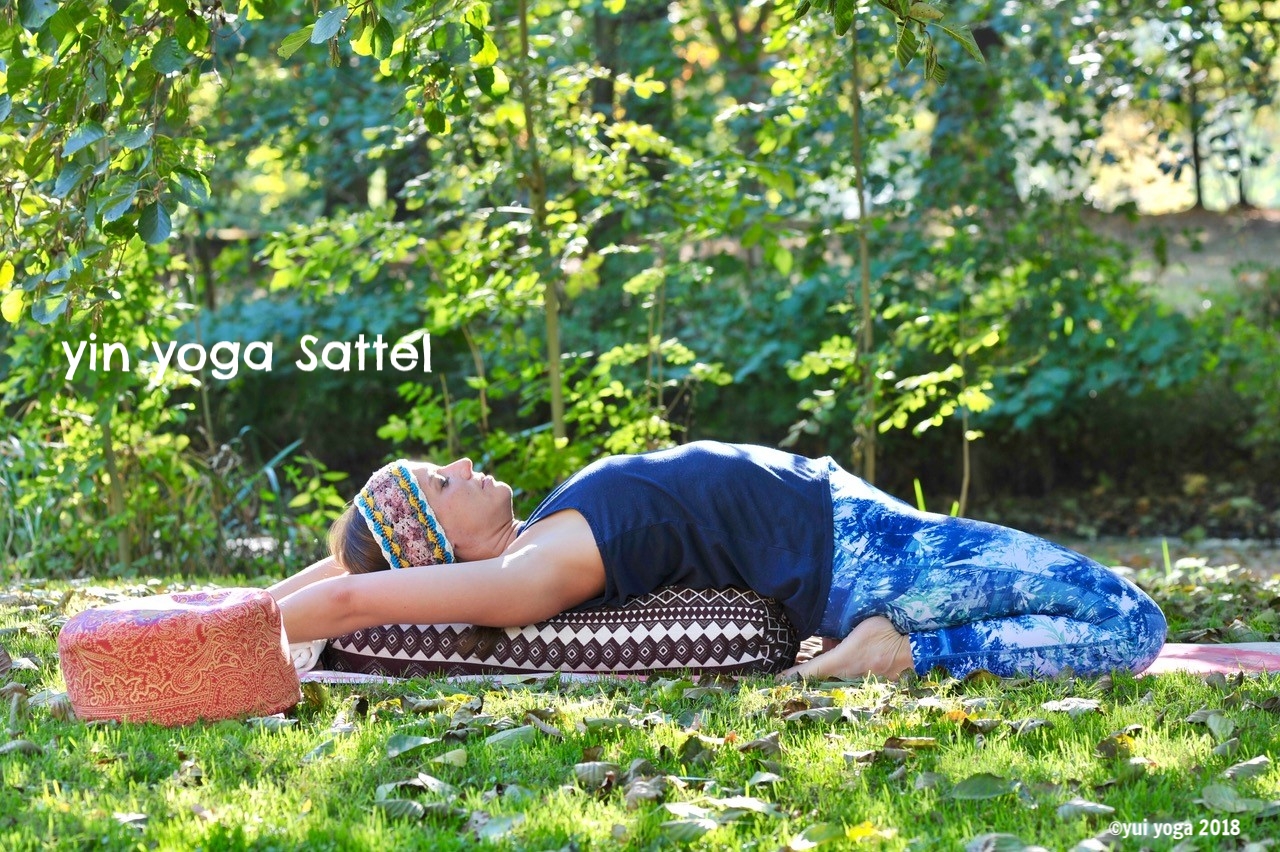 Yin Yoga Position: Sattel