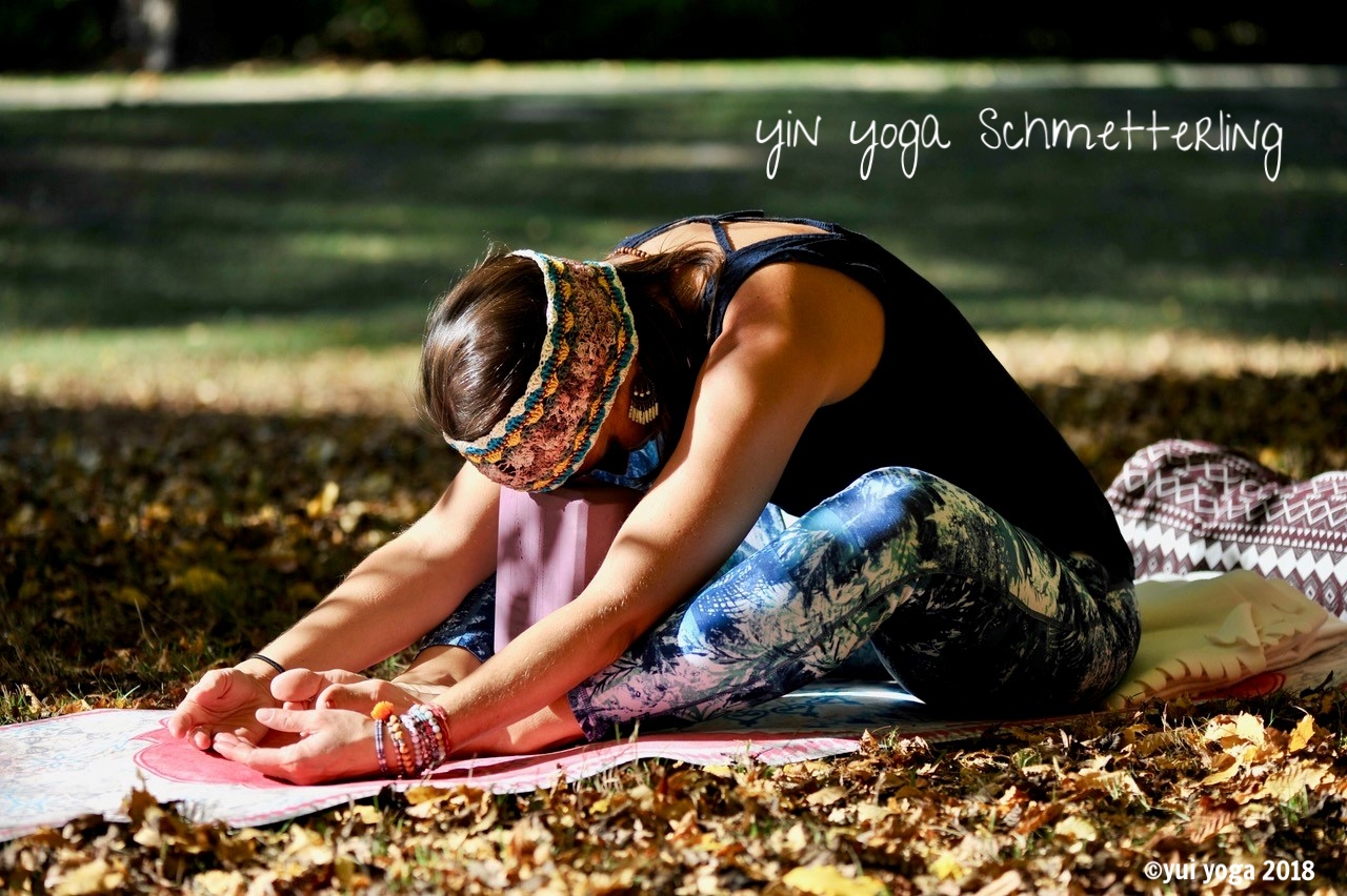 Yin Yoga Position: Schmetterling