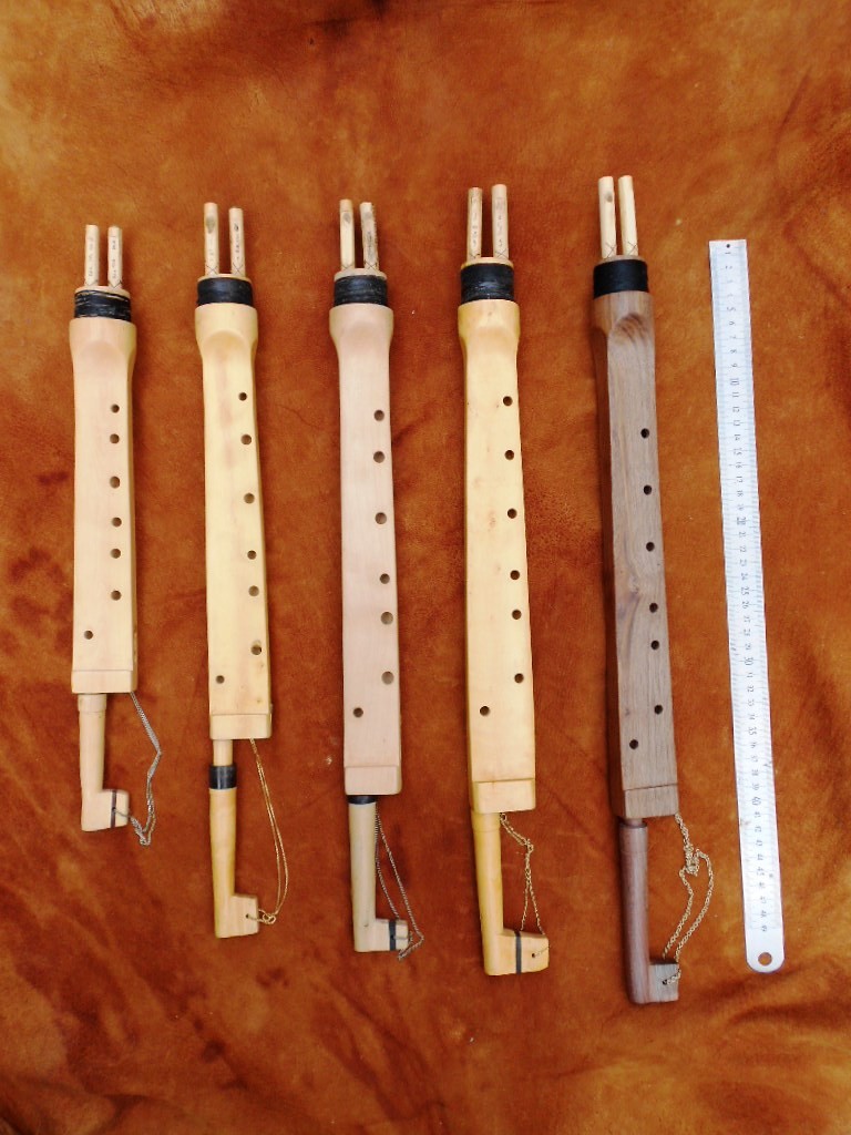 Pihets ténors et basses : Ré, Do, Sib, La et Sol buis et noyer
