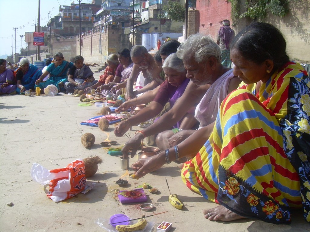 Puja - Varanasi - Inde