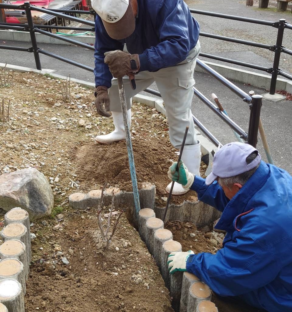 花壇のの補修