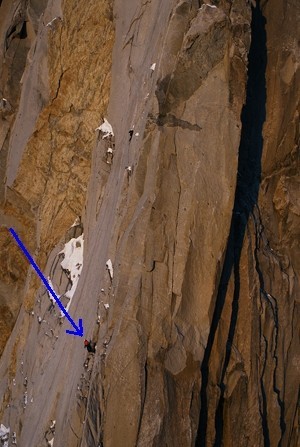 Le 2 février dans l'ascension des Drus, une paroi vertigineuse et gigantesque de granit... Jean-Yves et Martial ne savent pas encore qu'ils réalisent un grand exploit de l'alpinsime mondial !