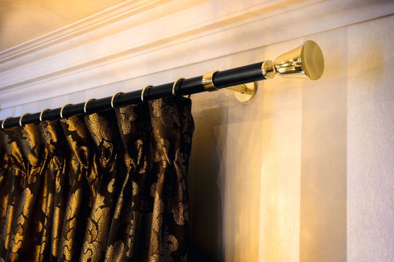 Klassische Gardinenstange Messing- Schwarz