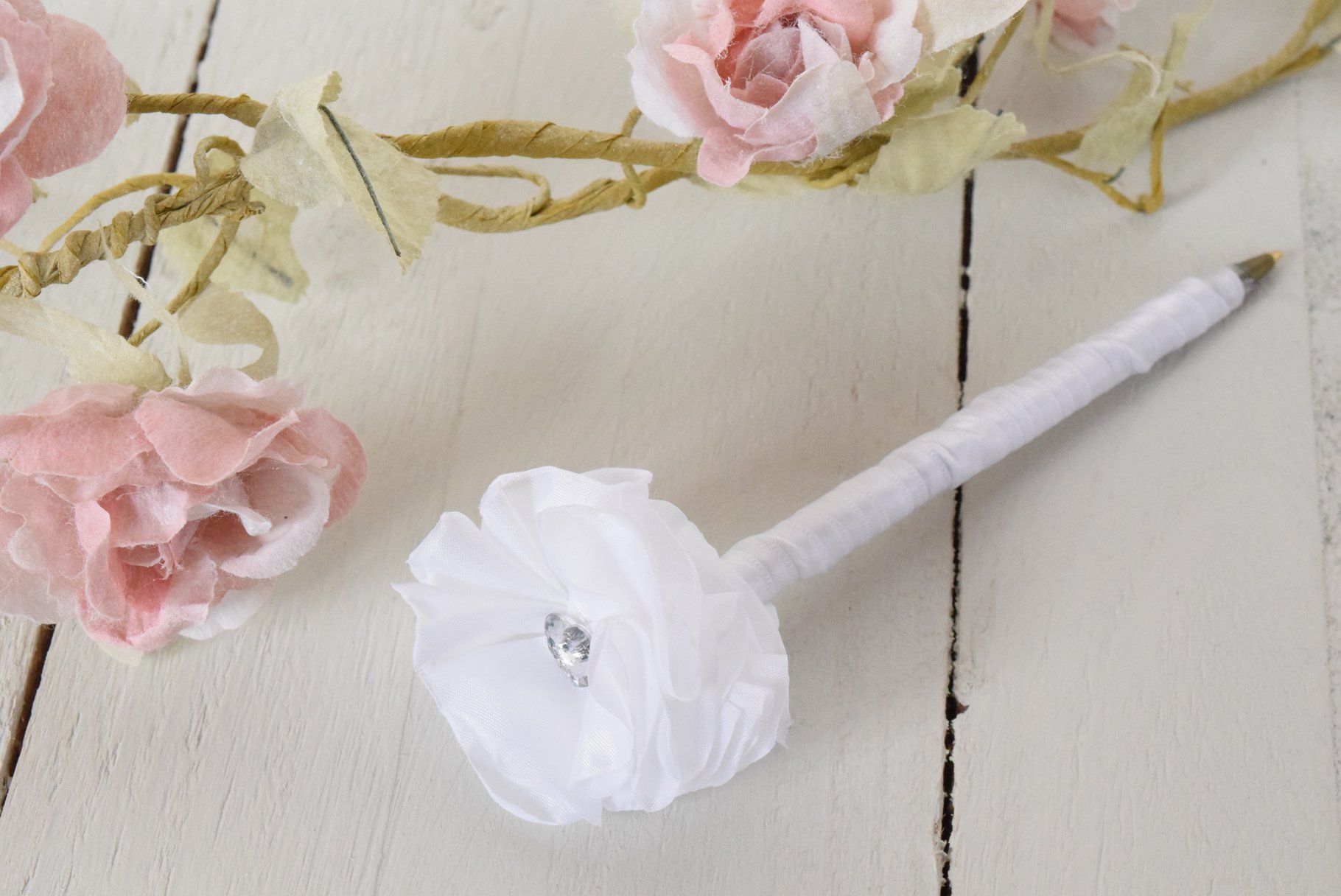 Le stylo pour livre d’or : le détail élégant qui fait toute la différence