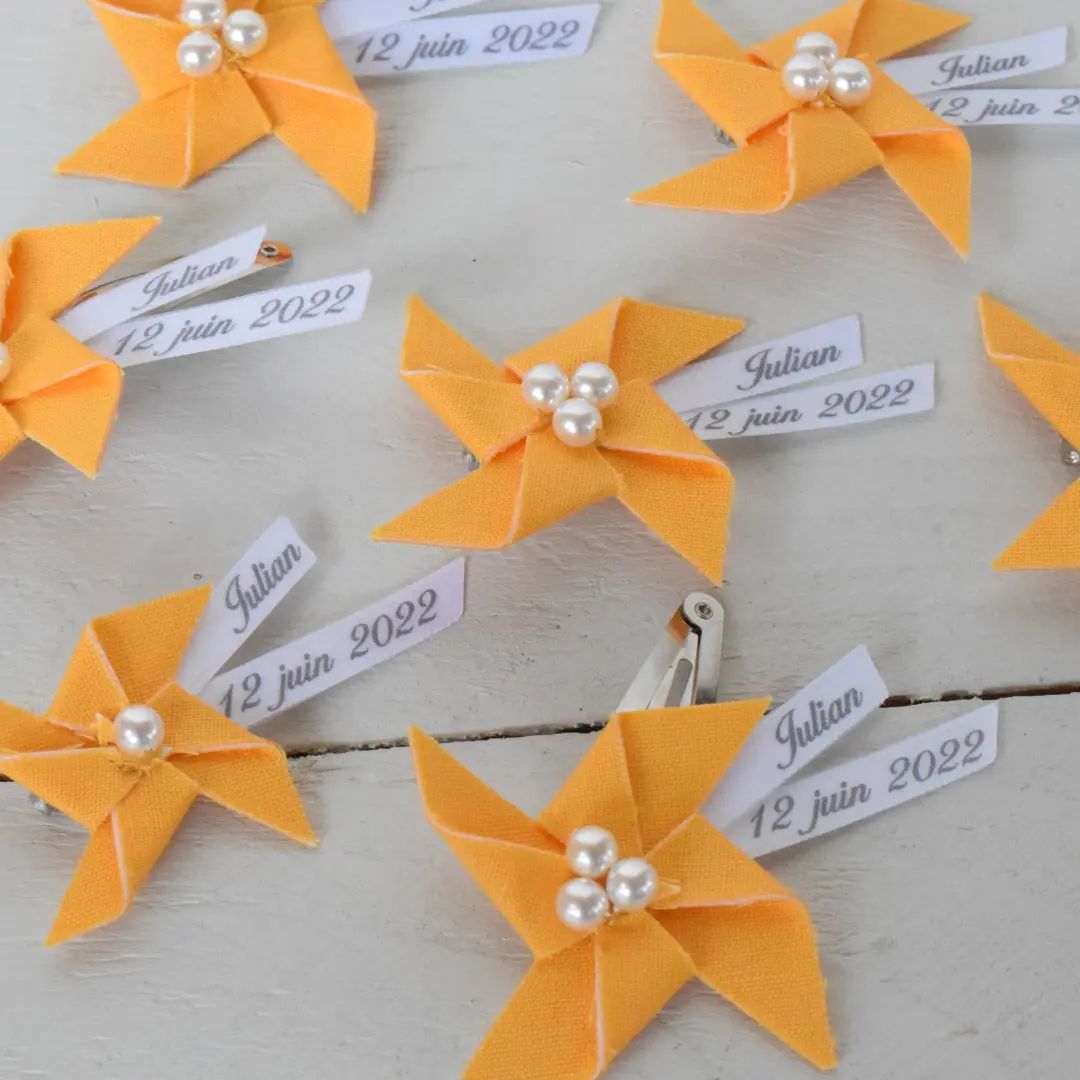 broche personnalisé cadeau invité baptême mariage