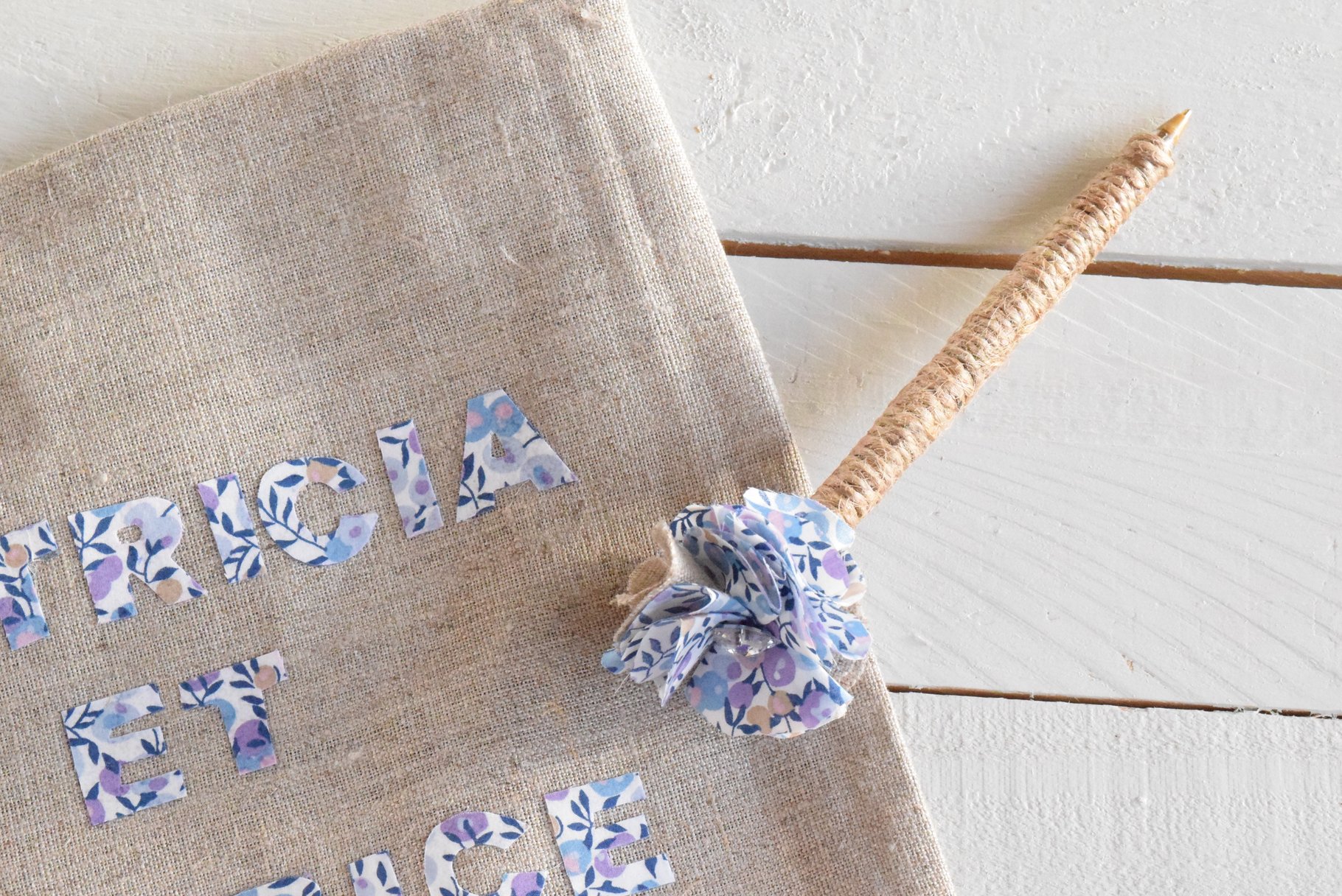stylo livre d'or jute et liberty lavande déco mariage champêtre