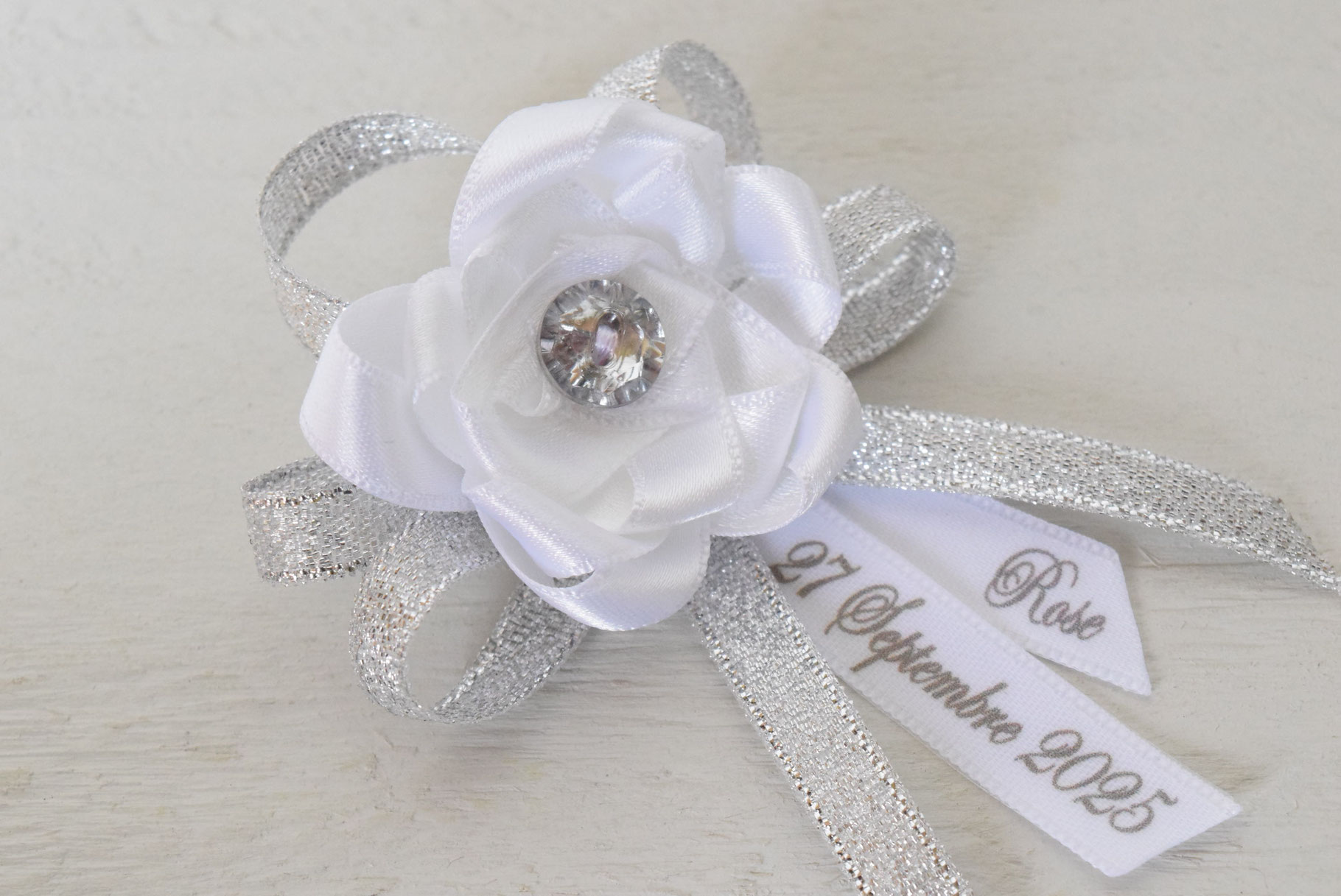 broche baptême à personnaliser avec prénom date cérémonie papillon blanc ivoire - idée cadeau souvenir parrain marraine papa ou maman