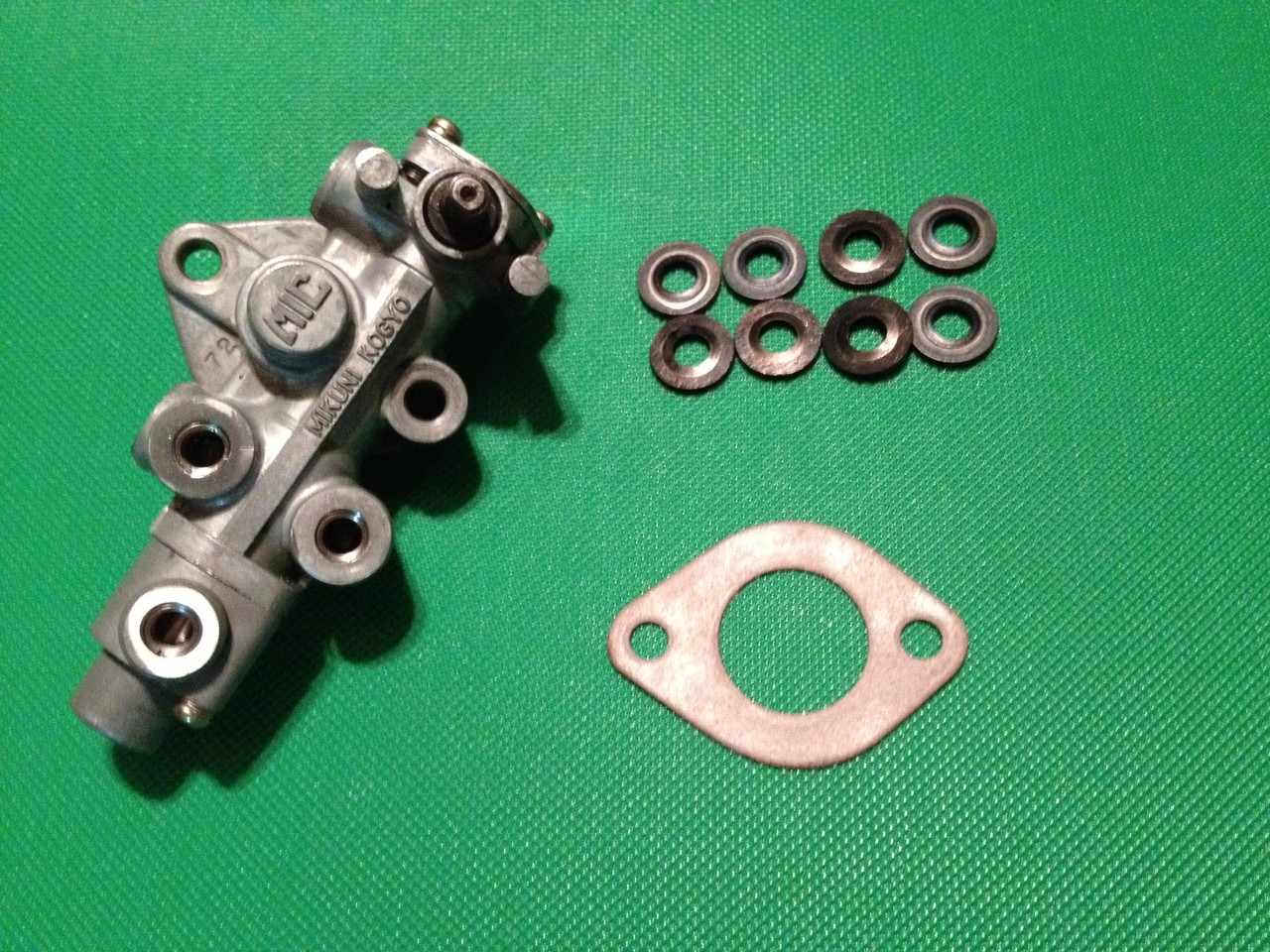 KH250KH400 350ssオイルポンプ３個セットオーバーホール用部品取り KH250KH400 350ssオイルポンプ3個セットオーバーホール用部品取り