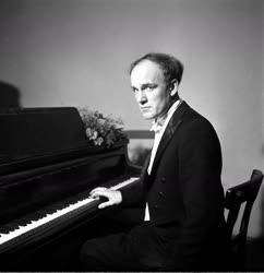 04) 10/03/1954 _Будапешт