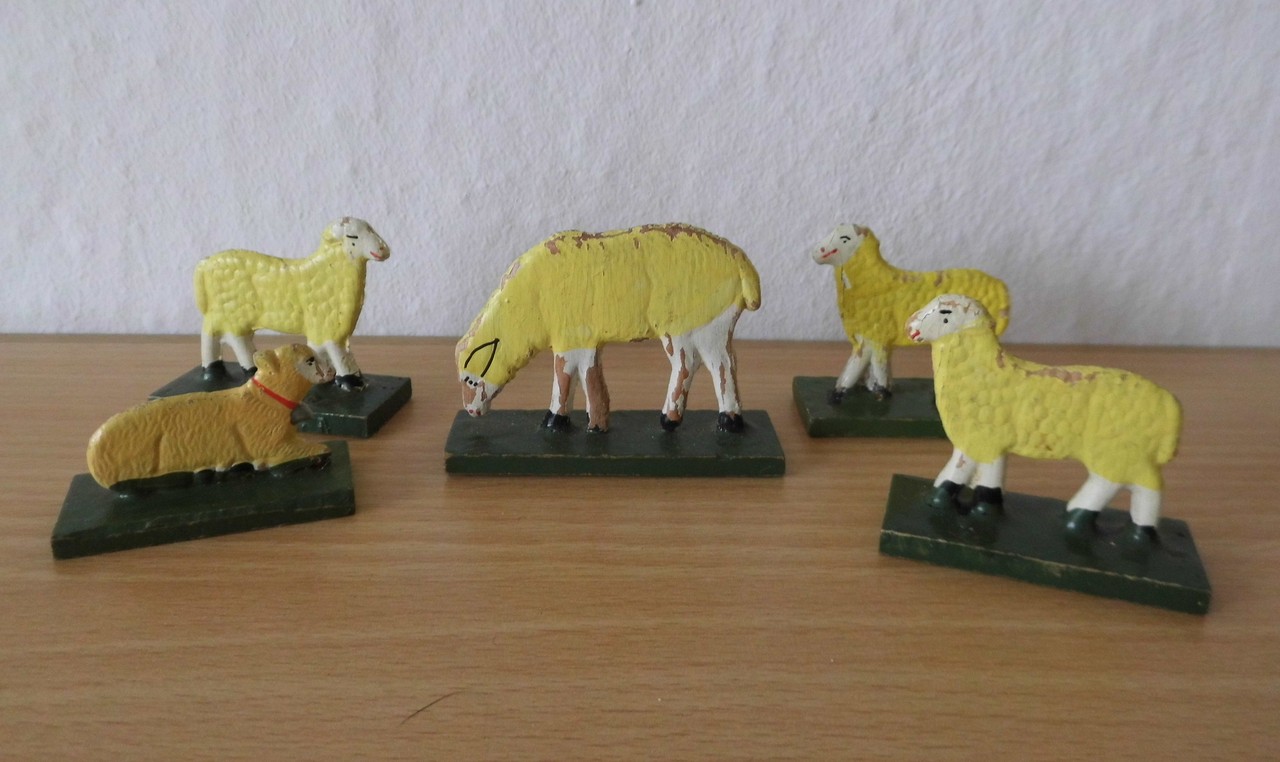 aus holz hier verkaufen wir eine hübsche schafherde aus holz KinderkUche Holz Second Hand ~ aus holz hier verkaufen wir eine hübsche schafherde aus holz