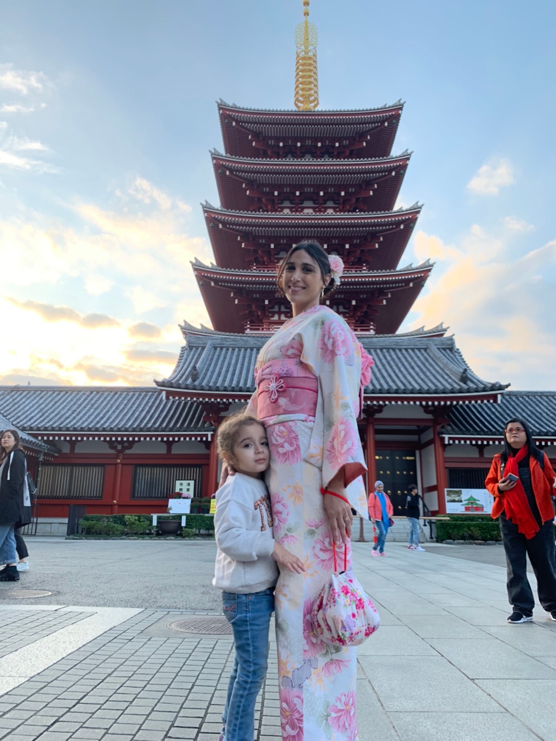 kimono mum world tour