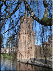 Frank Boeijen zijn bekende nummer 'Kronenburgpark' is vernoemd naar het Nijmeegse park gelegen nabij de Waalkade.
