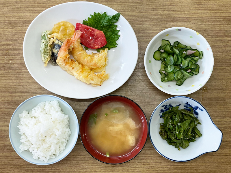 夏に人気の天ぷら定食