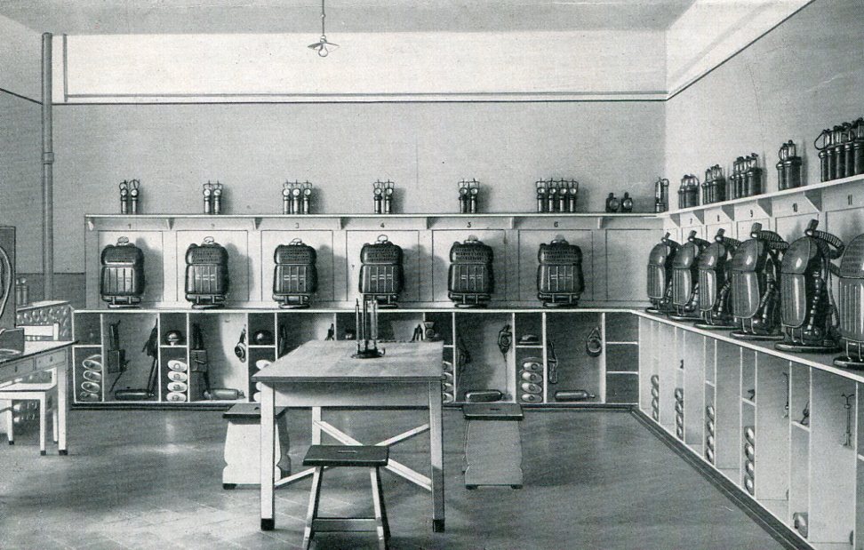 Gerätelager der Rettungsstelle Abwehrgrube  1929