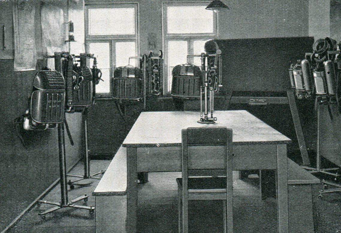 Gerätelager und Unterichtsraum Unfallhilfestelle der Deutschen Knappschafts-Berufsgenossenschaft in Borna  1927