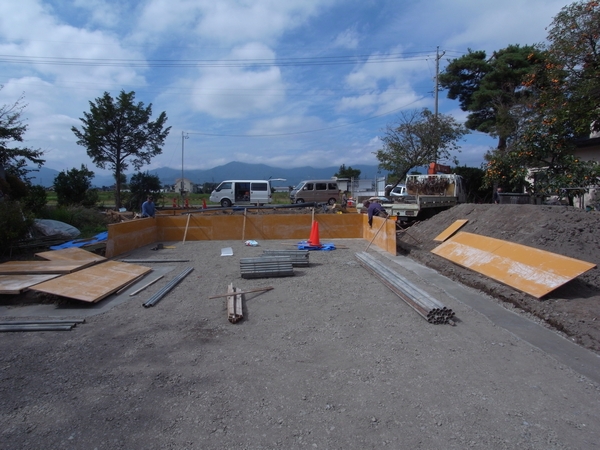 松本市　島立の家Ⅱ　農業用倉庫　基礎工事　長野県松本市の建築設計事務所　建築家　丸山和男