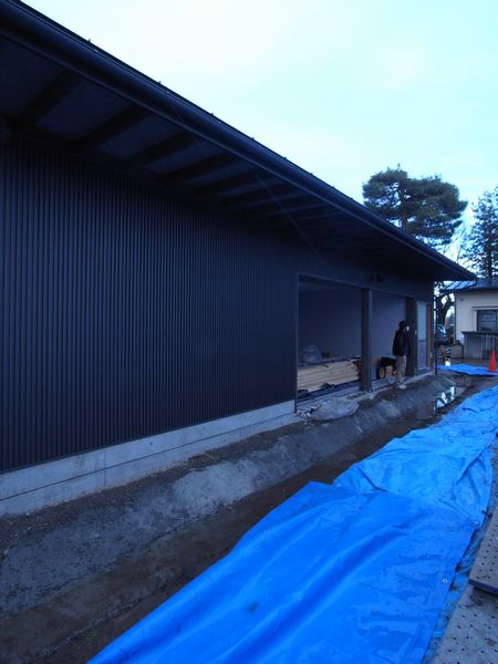 松本市　島立の家Ⅱ　島立の農業用倉庫　屋根工事　長野県松本市の建築設計事務所　建築家　丸山和男