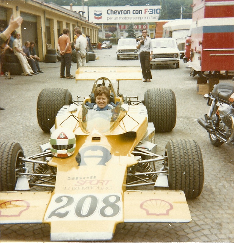 La Lombardi sul circuito di Monza per una gara di Formula 5000 nel 1970
