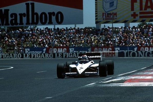 Mclaren di Prost. (Nelson Piquet davanti a tutti durante l’edizione del 1985. Fonte: CircusF1.com)