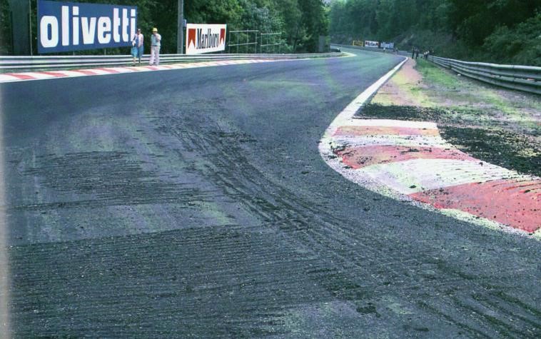L’asfalto rovinato a Spa nel giugno 1985