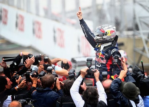 Sebastian Vettel festeggia il suo terzo titolo mondiale 