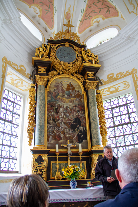 Der Altar zu Ehren "Aller Heiligen"