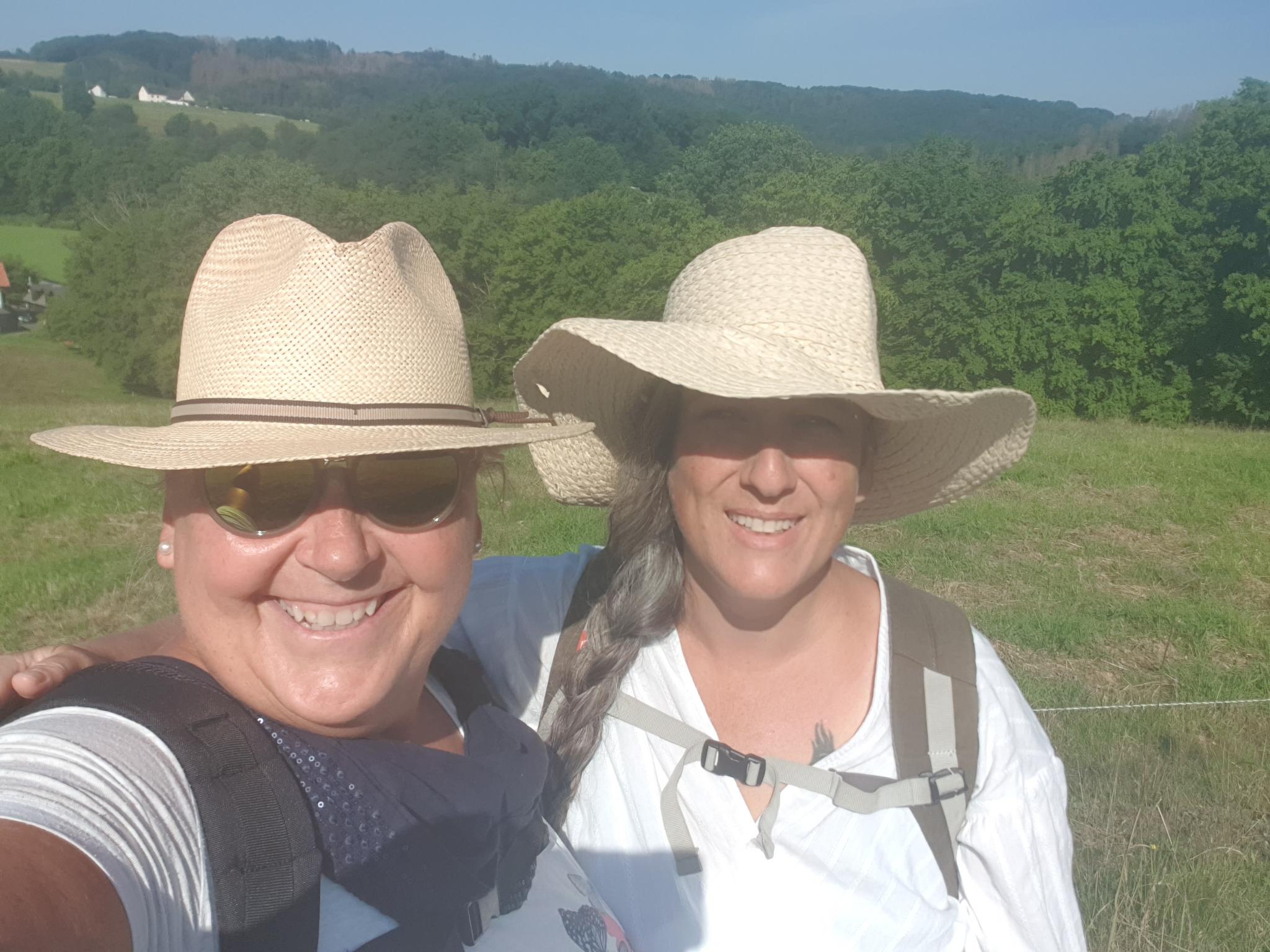 Anbei ein paar Impressionen unserer heutigen Wanderung zum "Weltende".  Herzliche Grüße Monika & Esther 03. Juli 2021 18:43
