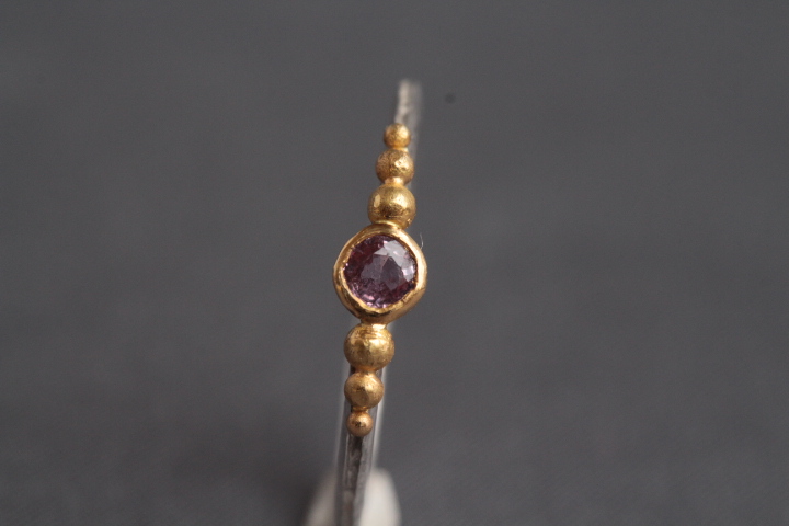 altrosafarbener Safir, 900er Waschgold, 935er Silber
