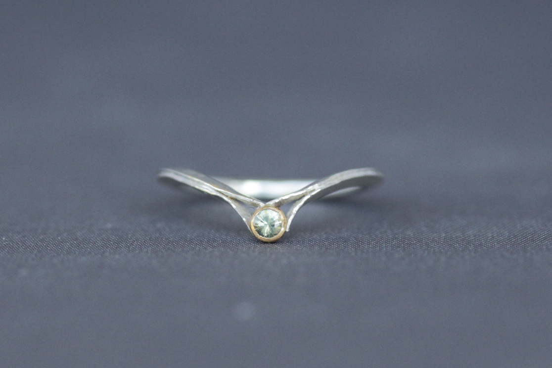 grüner Safir aus Thailand, 900er Waschgold, 935er Silber