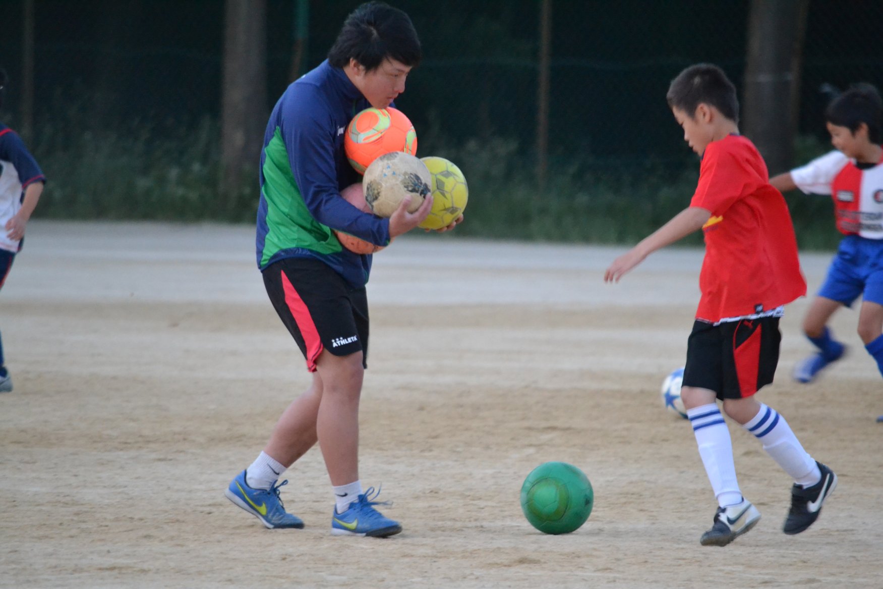 「アストーレ・キッズ☆サッカー」  　小学1年生 ～ 小学4年生