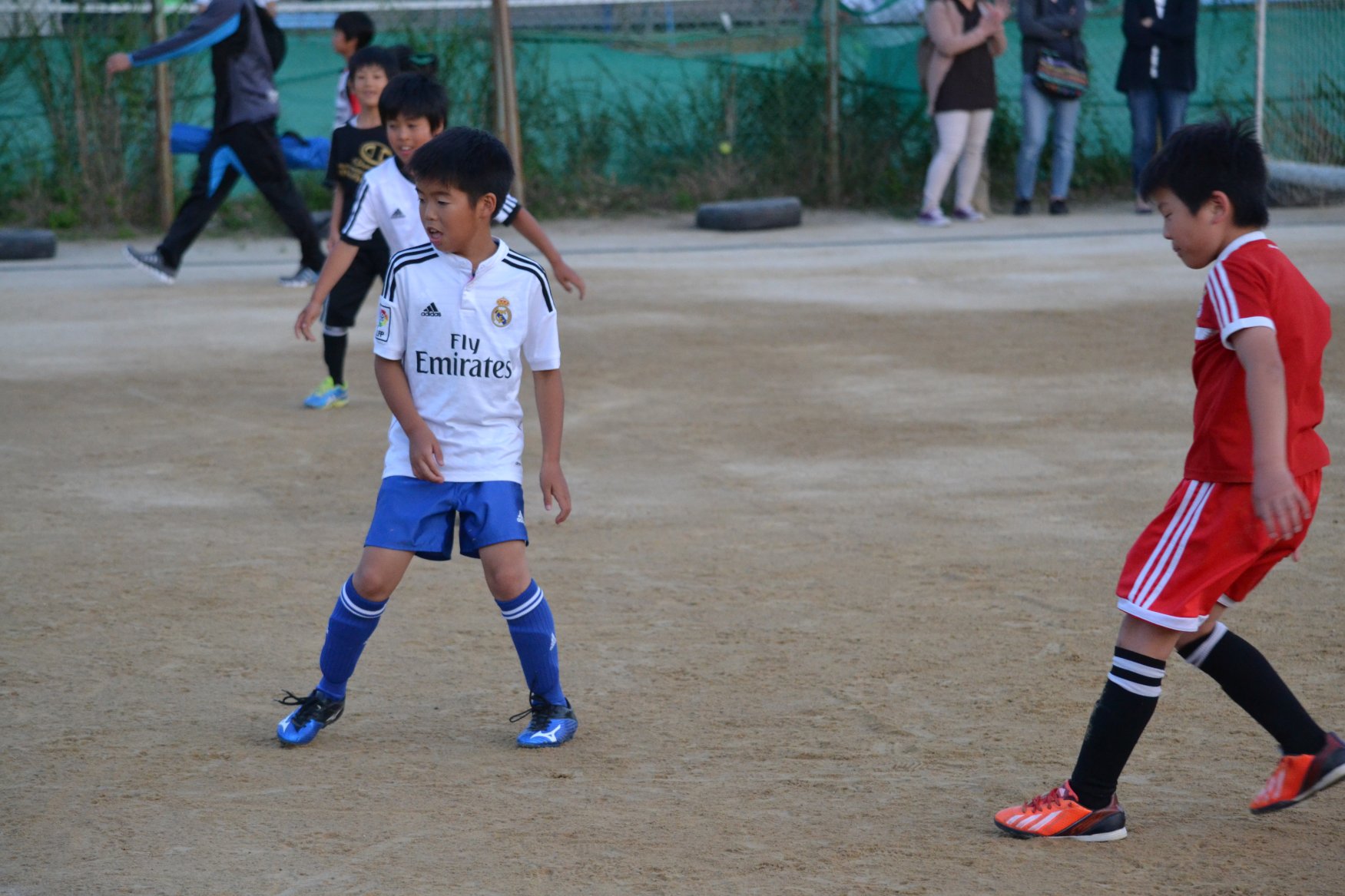 「アストーレ・キッズ☆サッカー」  　小学1年生 ～ 小学4年生