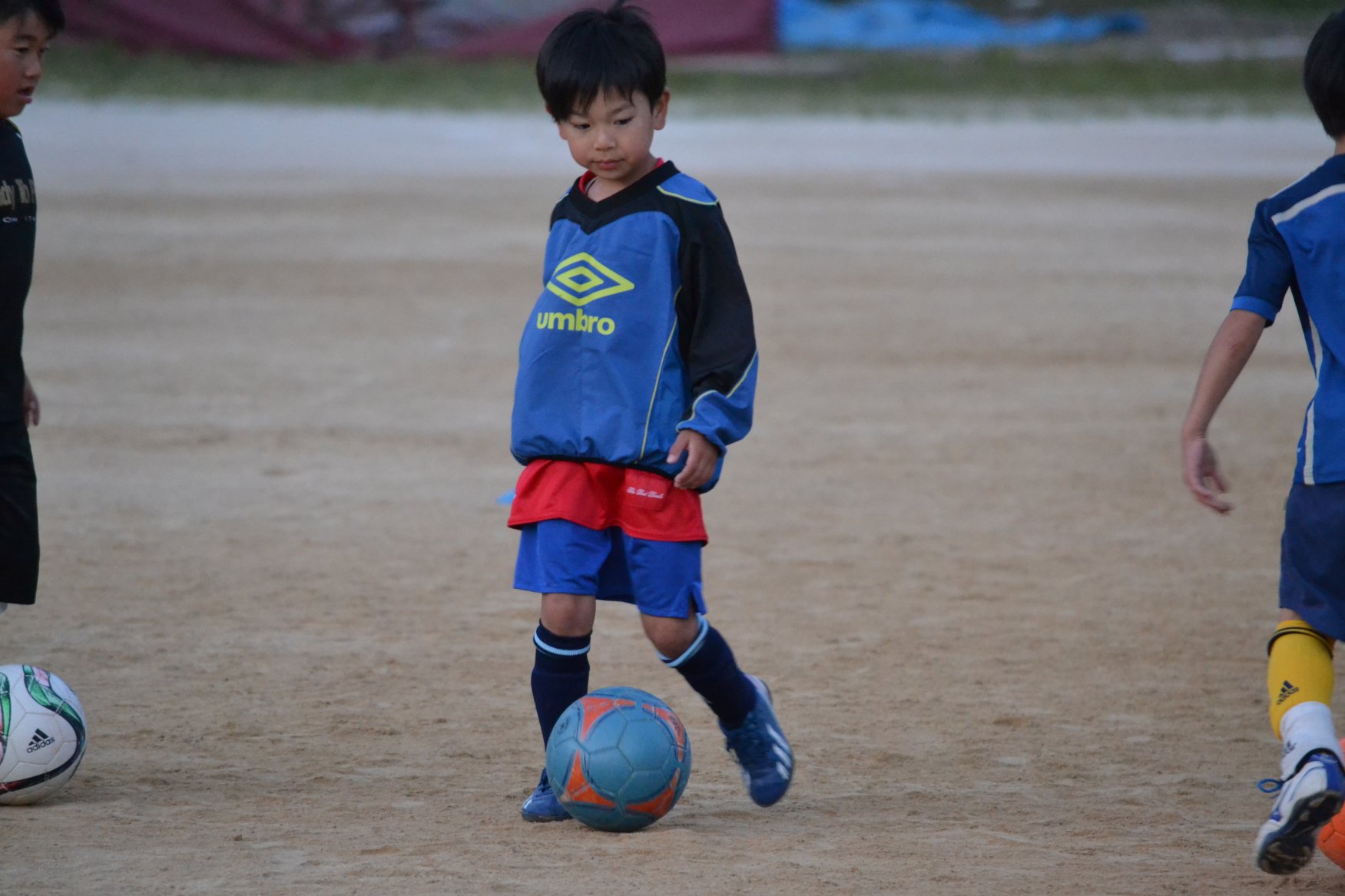 「アストーレ・キッズ☆サッカー」  　小学1年生 ～ 小学4年生