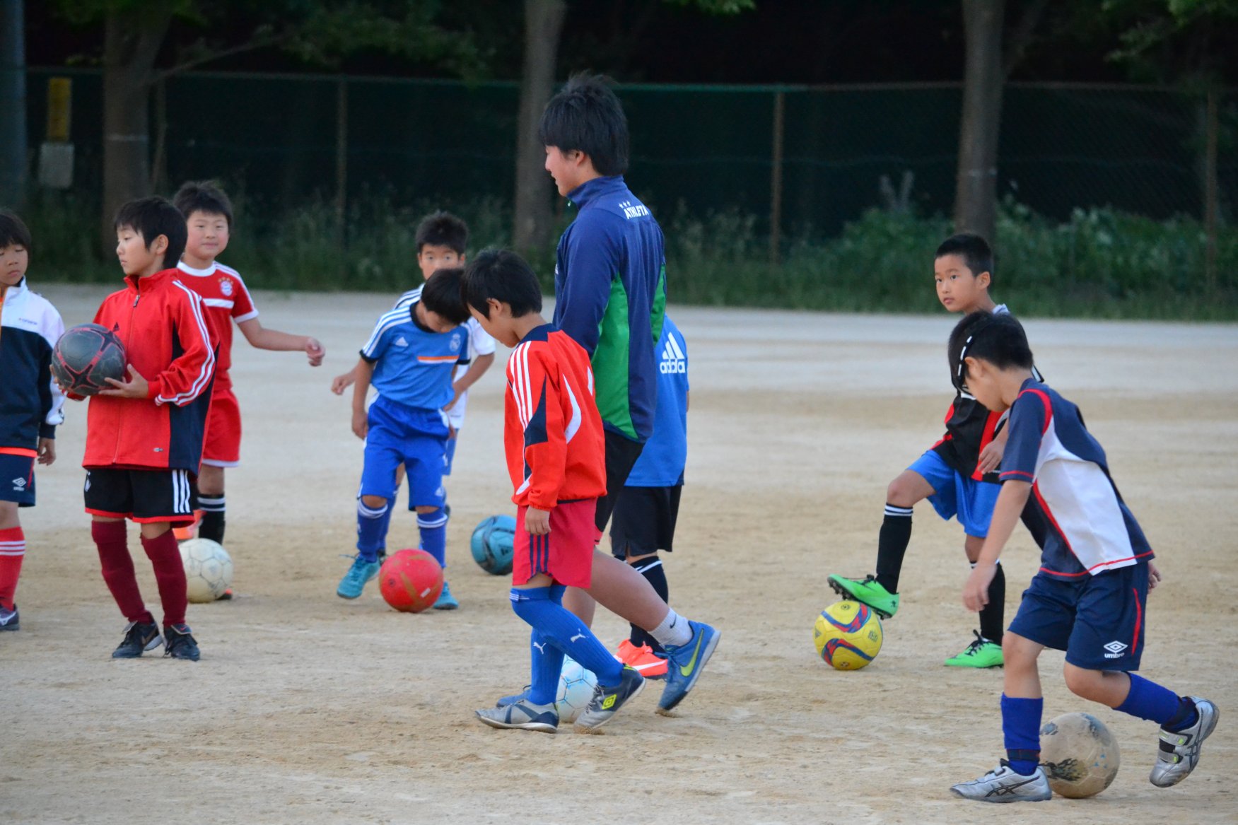 「アストーレ・キッズ☆サッカー」  　小学1年生 ～ 小学4年生