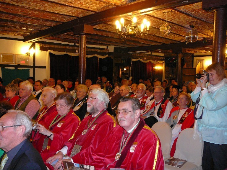 Chapitre de l'Ordem dos Companheiros de Sao Vicente - Confraria dos vinhos de  Portugal à Alleur